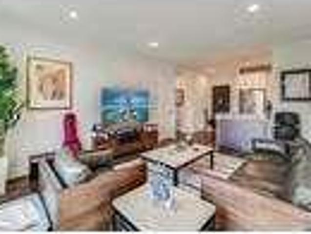 Flat For Rent In Saddle Brook, New Jersey