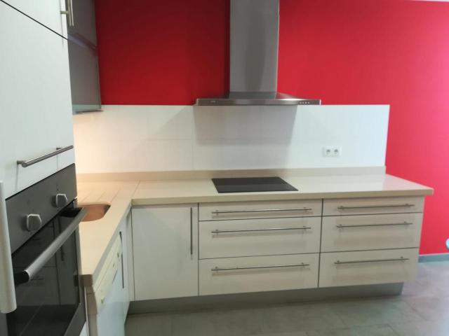 Flat for rent in Santiago de Compostela of 100 m2