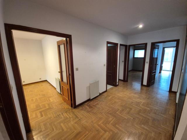 Flat for rent in Santiago de Compostela of 95 m2