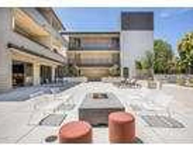 Flat For Rent In Thousand Oaks, California
