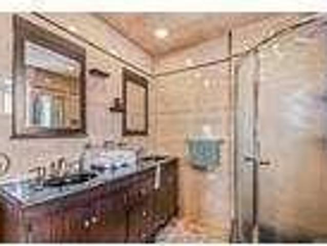 Flat For Rent In Valley Stream, New York