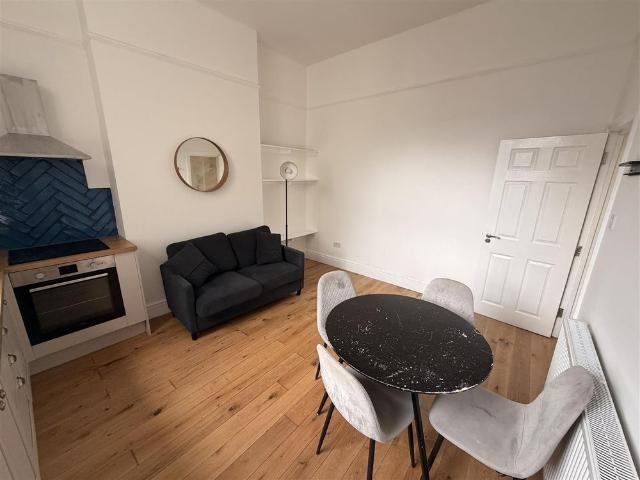 Flat For Rent Richmond Road, Cardiff