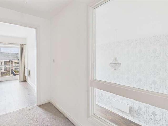 3 bed flat for sale