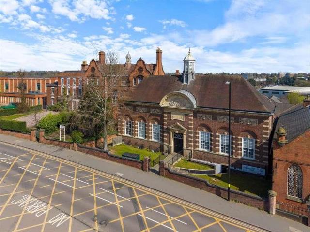 4 bed flat for sale