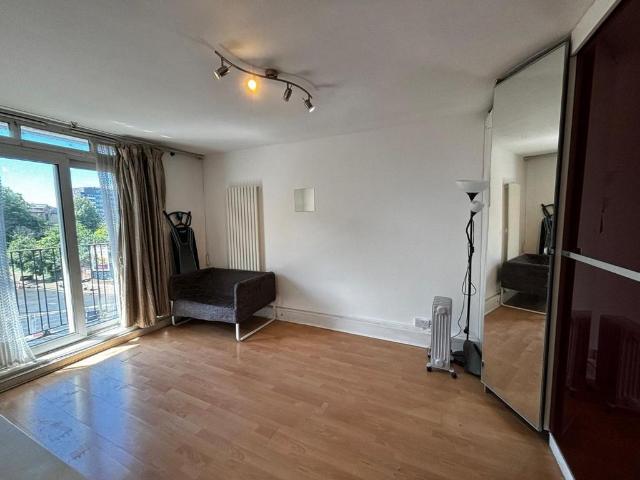 Flat, Gillies House, Hilgrove Road. 4 bed flat to rent £3,400 pcm £785 pw