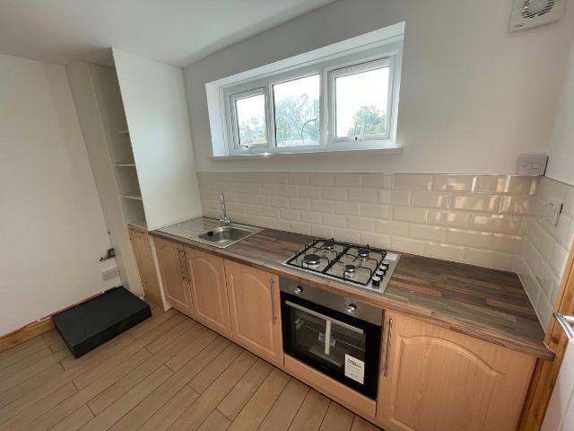Flat, Goldcliff House, Cwmbran NP44, 2 bed maisonette to rent, £850 pcm | PrimeLocation