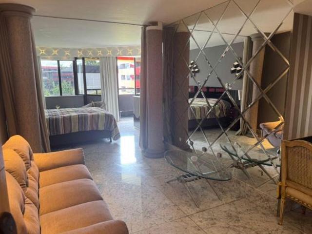 Flat Golden Tulip SHTN reformado e mobiliado