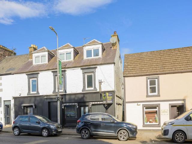 Flat, High Street, Auchterarder 2 bed flat to rent £895 pcm £207 pw