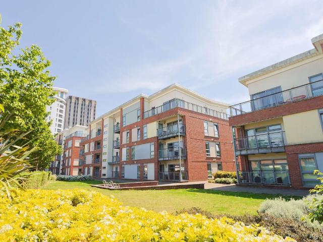 Flat, Horizon, Broad Weir, Bristol BS1, 1 bed flat to rent, £1,395 pcm | PrimeLocation