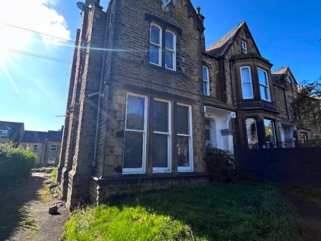 Flat, Imperial Road, Huddersfield HD3, 1 bed flat to rent, £650 pcm | PrimeLocation