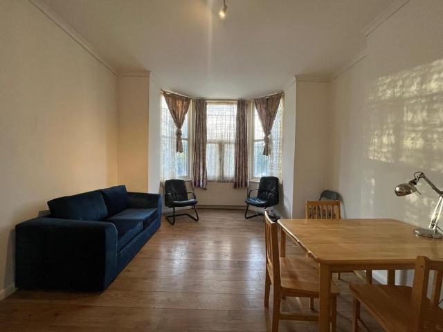 Flat in Manor House