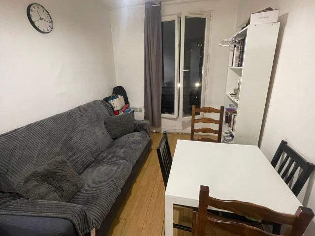 Flat in the heart of the 18 arrondissement of Paris, Paris Amsterdam Apartments for Rent