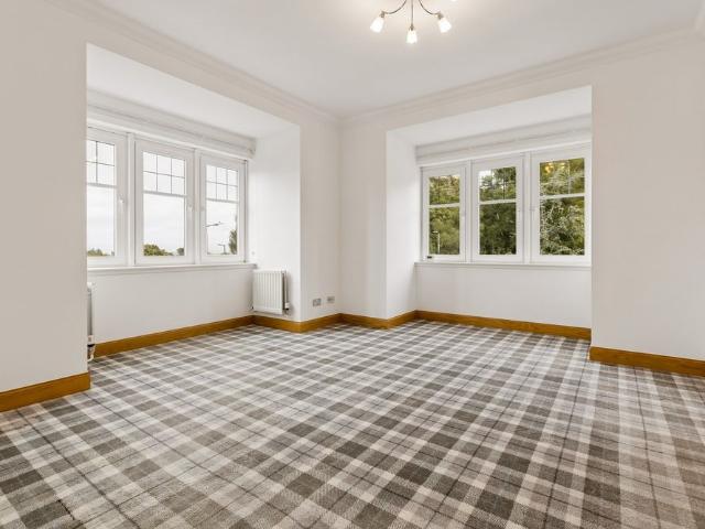 Flat J, 2 Whitecraigs Court