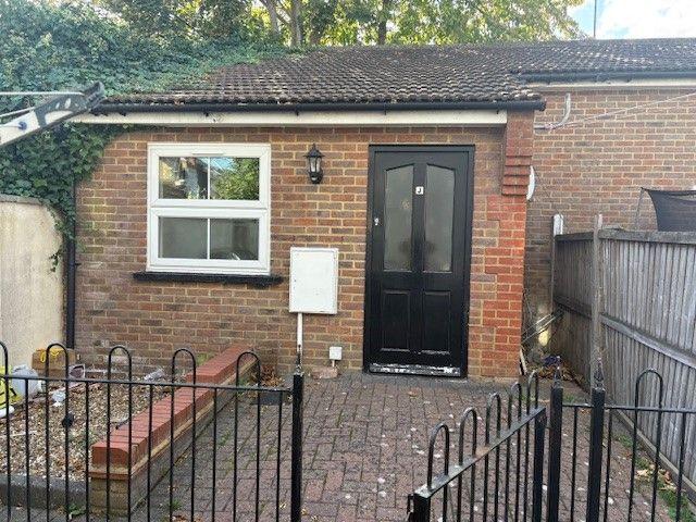 Flat J, Liverpool Road, Luton LU1, 2 bed bungalow to rent, £1,200 pcm | PrimeLocation