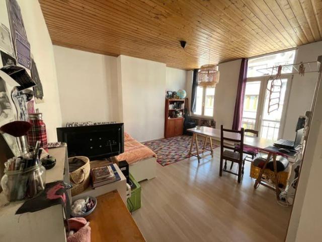 Flat lumineux à louer Rue Blaes, Prox. Pte de Hall