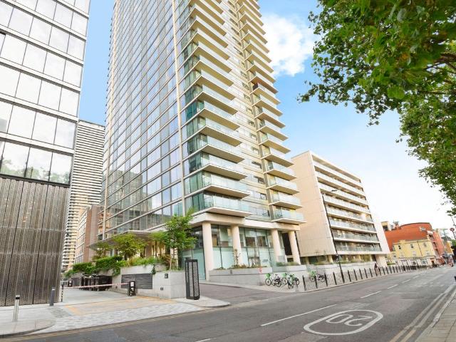 Flat, Landmark West Tower, Marsh Wall, London E14, 1 bed flat to rent, £2,340 pcm | PrimeLocation