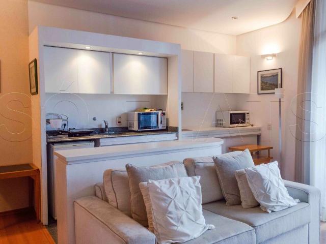 Flat para Aluguel com 2 quartos, 62 m² por R$ 7.750