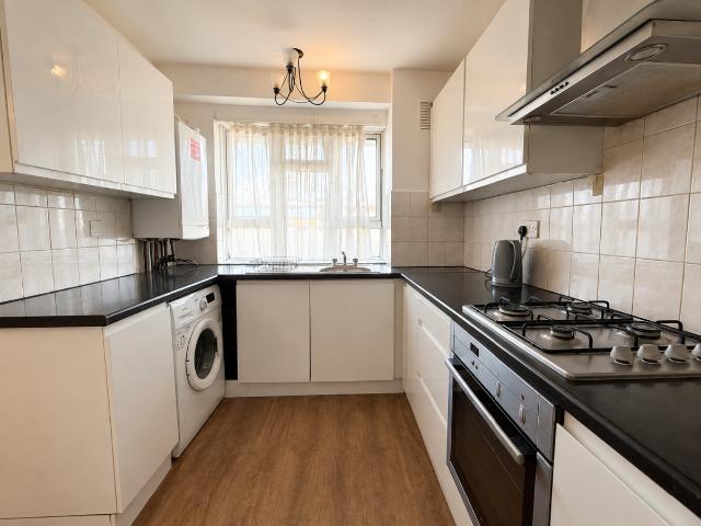 Flat, President House, King Square, London EC1V, 3 bed flat to rent, £3,300 pcm | PrimeLocation