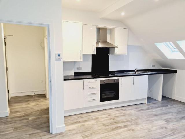 Flat, Rudlens Apartments, Mill. 1 bed flat to rent £875 pcm £202 pw