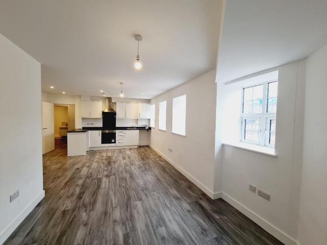 Flat, Rudlens Apartments, Mill. 1 bed flat to rent £895 pcm £207 pw