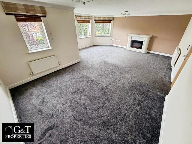 Flat, Regency Court, Dibdale Road. 3 bed apartment to rent £1,250 pcm £288 pw