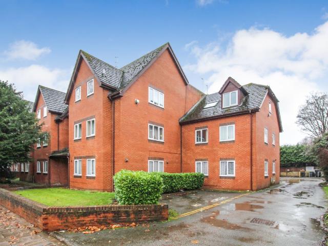 Flat, Regents Court, Shakespeare Road, Bedford MK40, 2 bed flat to rent, £1,150 pcm | PrimeLocation