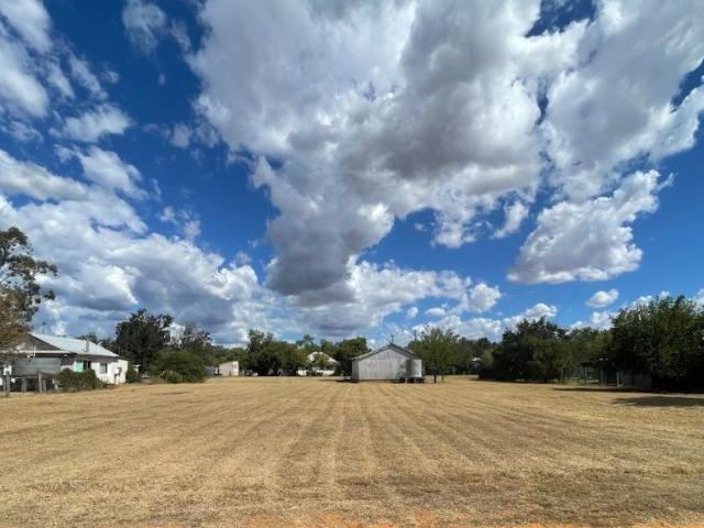 Flat residential block close to town centre