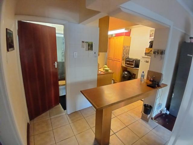 FLAT SHARE Apartment To Rent in Gardens, Cape Town