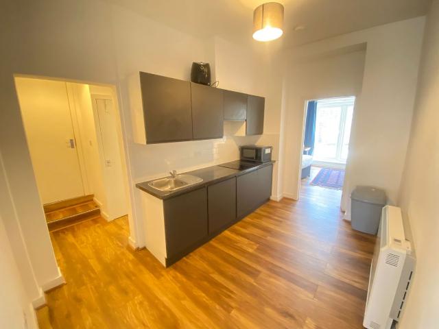 Flat Share Camden High Street, London NW1, Room to rent, £1,083 pcm | PrimeLocation