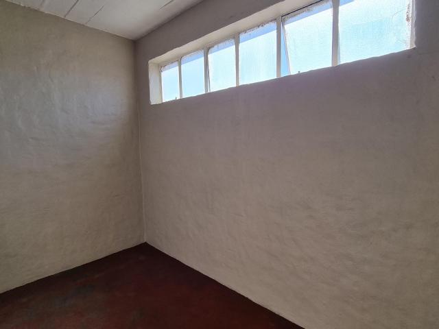 Flat To Let in Yeoville