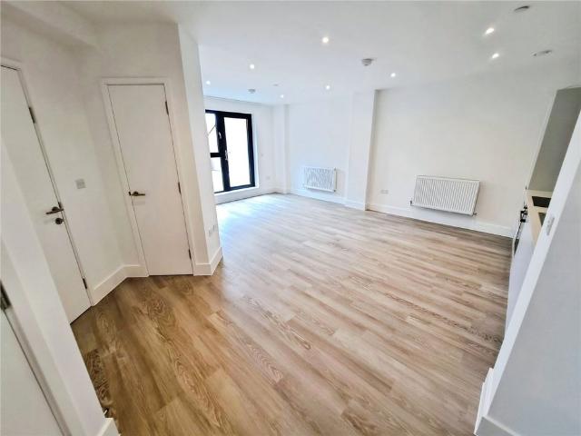Flat to rent 4 Medway Street, Chatham, ME4