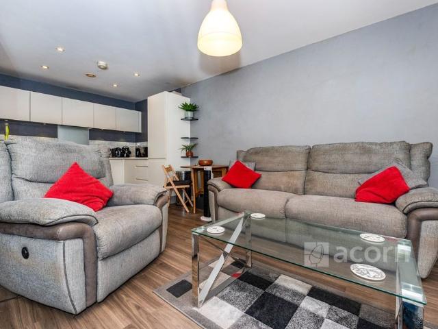 Flat to rent Clovelly Place, Greenhithe, DA9