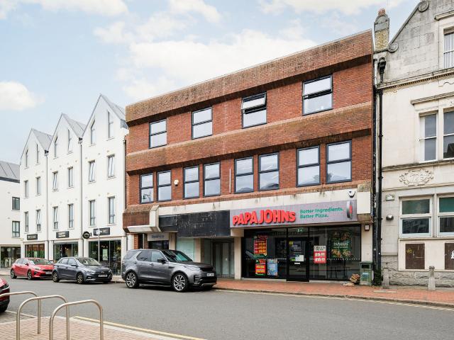 Flat To Rent at 45 High Street, Egham, TW20 9DP 00009361