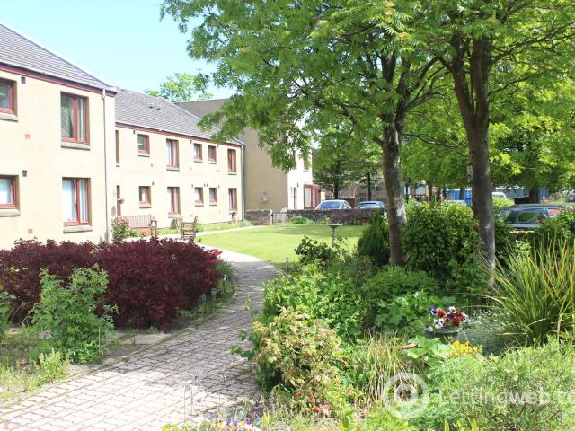 Flat to Rent at Carse Kinnaird and Tryst, Falkirk