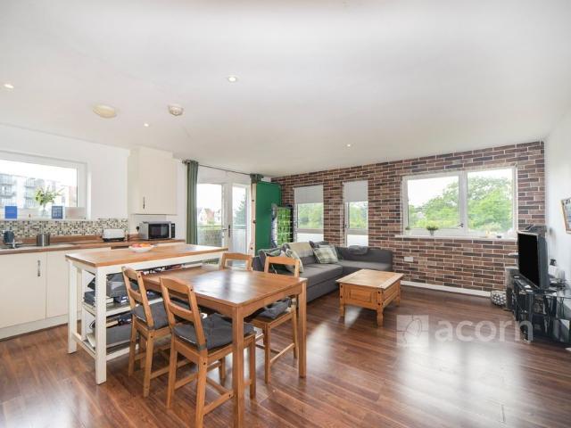 Flat to rent Babylon Heights, Dartford, DA1