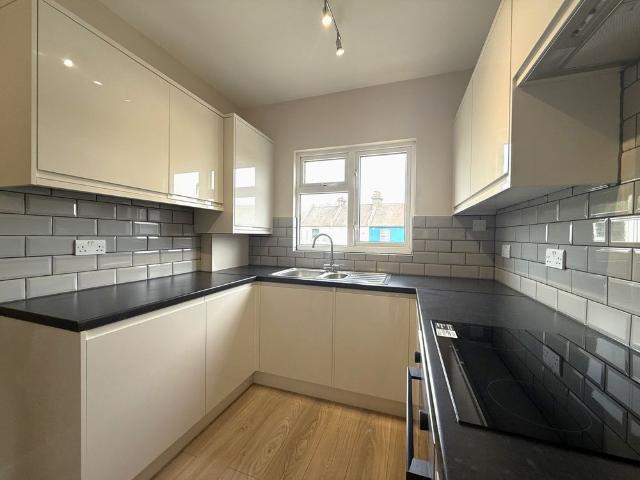 Flat to rent Beckenham Lane, Bromley, BR2