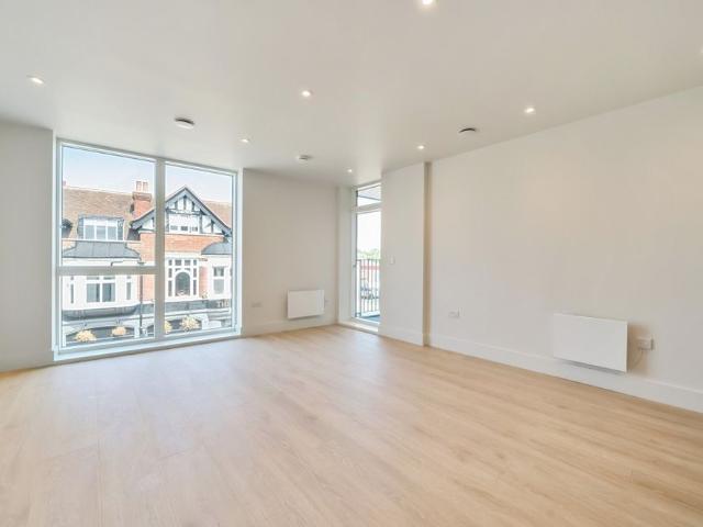 Flat to rent Broadway, Bexleyheath, DA6