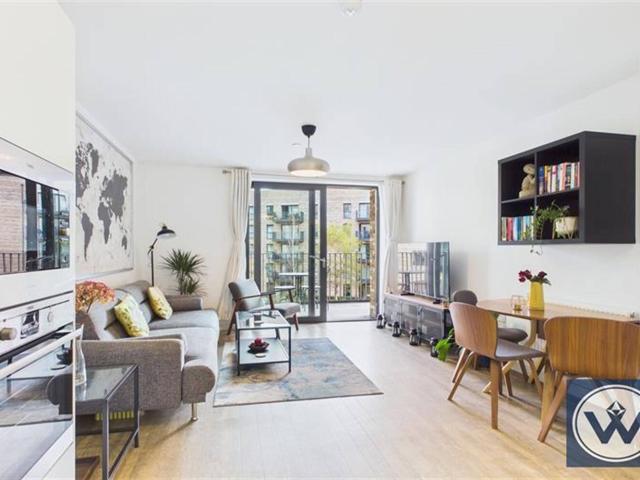 Flat to Rent: Kingfisher Heights, E16