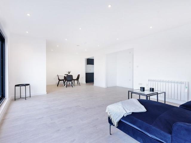 Flat to rent High Street, Sevenoaks, TN13