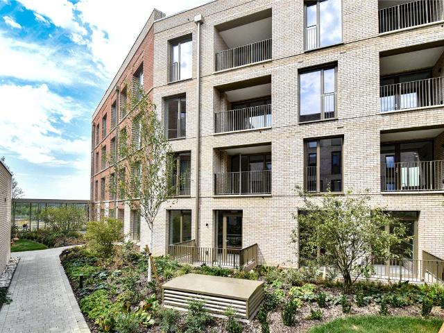 Flat to rent in Cambridge, Appleton Way, CB3: Cambridge: CAL260019