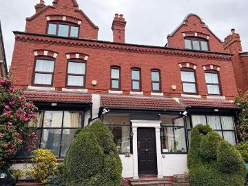 Flat To Rent In Cambridge Road, Birmingham, B13