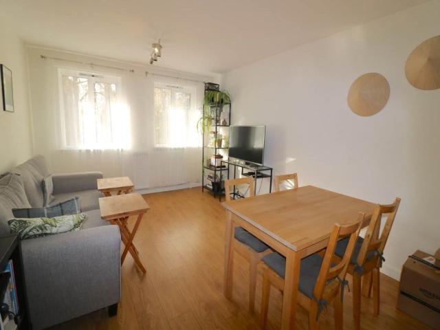 Flat to rent in Carlyle Road, Cambridge, CB4 3DN
