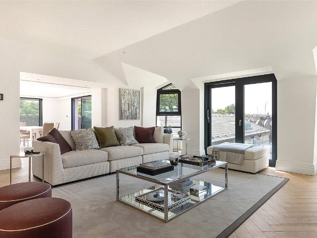 Flat to rent in Bayswater, Kensington Gardens Square, W2: Kensington & Chelsea: NHM180007