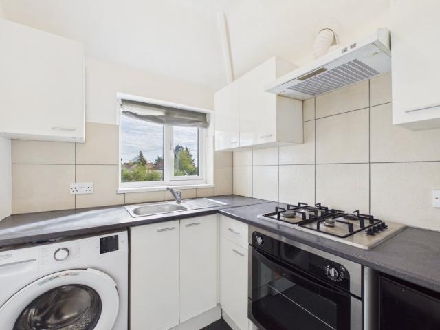 Flat to Rent in Berkshire Stafford Avenue PML260253