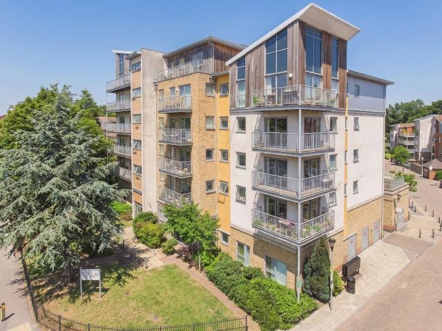 Flat to Rent in Farnborough Brand House JSF180157