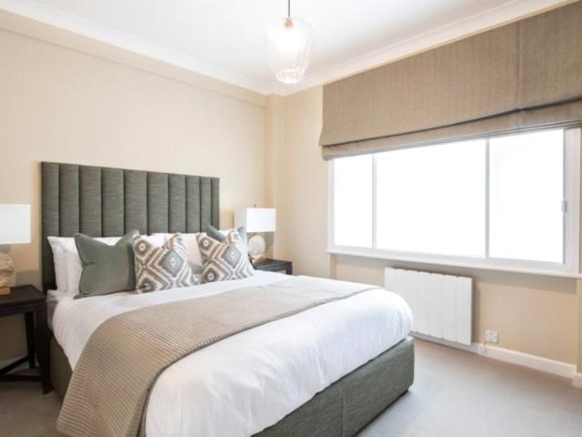Flat to rent in Mayfair, Hill Street, W1J: Mayfair: MLE200191