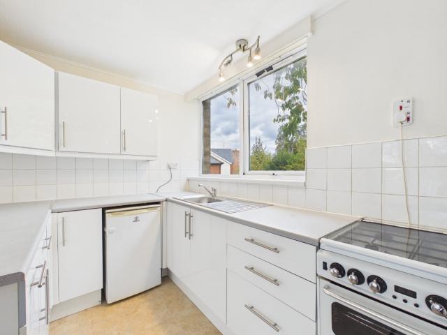 Flat to Rent in Maidenhead Dunwood Court PML150033