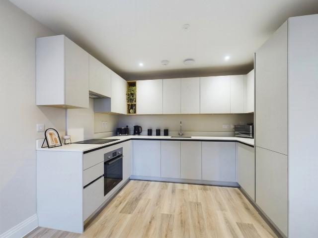 Flat to Rent in Maidenhead Park Street PML230015