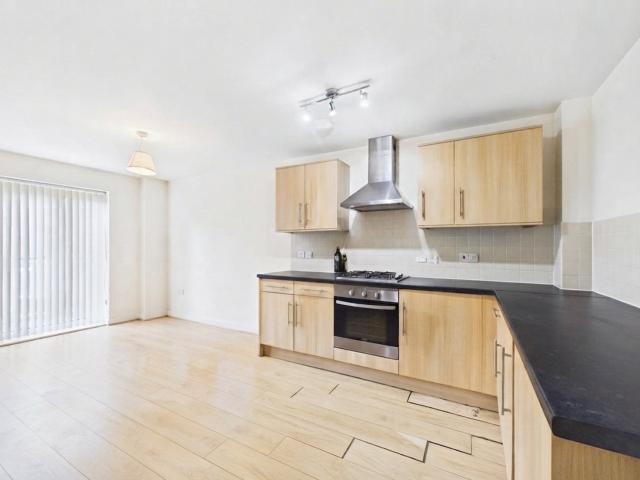 Flat to Rent in Maidenhead Red Kite Court PML160098