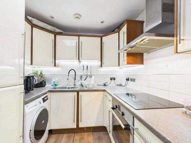 Flat to Rent in Maidenhead St. Ives Road PML260018